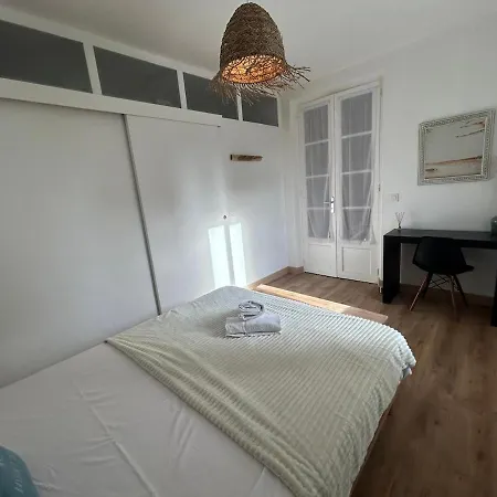 Holiday home Les Pieds Dans L Eau Bord De Andernos-les-Bains